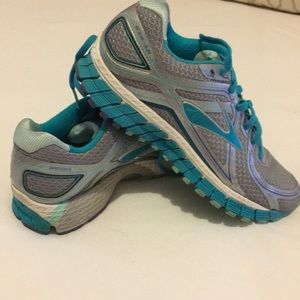 Brooks Adrenaline GTS 16